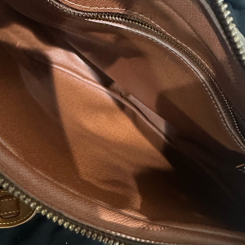 Authentic Louis Vuitton - Picture 6 of 8
